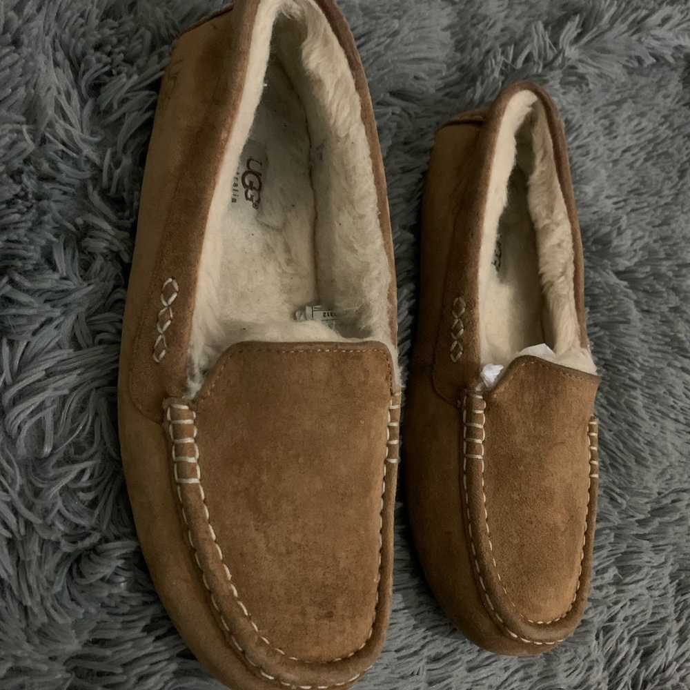 UGG  slippe